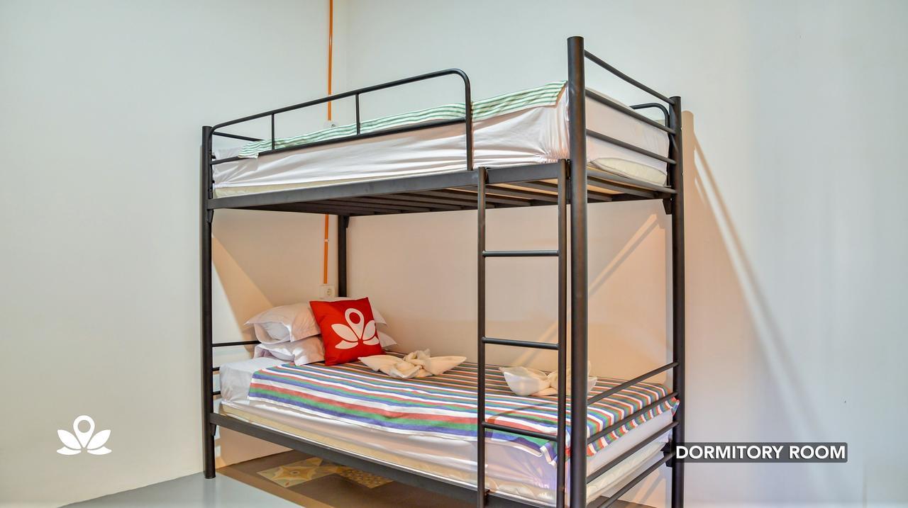 Ndalem Sorogenen Guesthouse Yogyakarta Luaran gambar