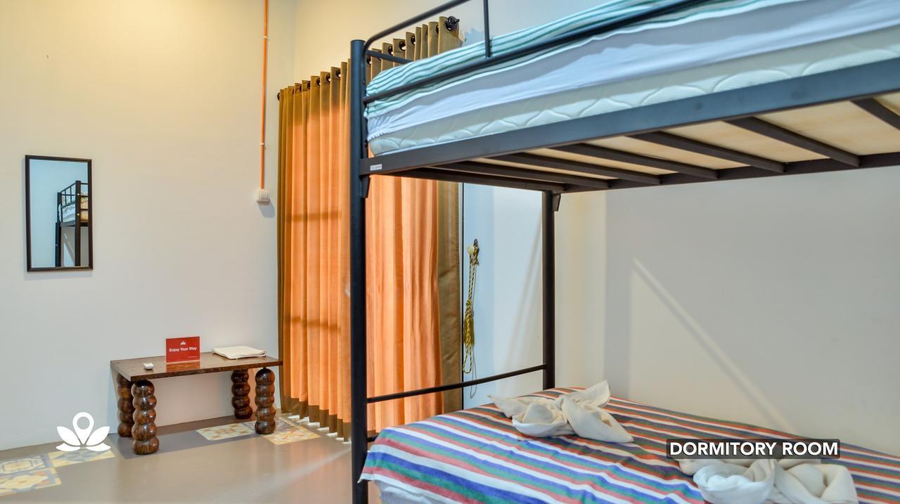 Ndalem Sorogenen Guesthouse Yogyakarta Luaran gambar